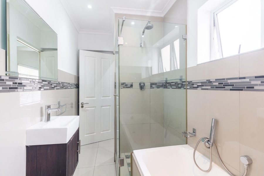 To Let 1 Bedroom Property for Rent in Sea Point Western Cape